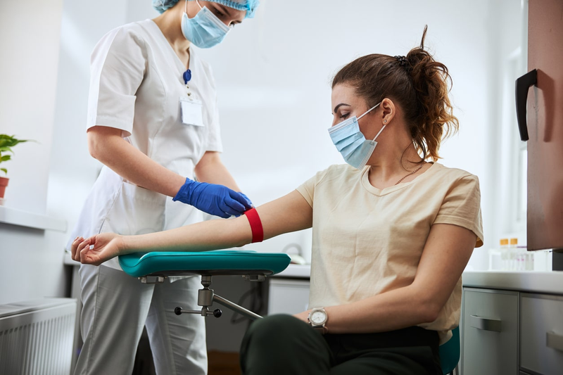 X&eacute;t nghiệm m&aacute;u cơ bản cho nữ trước khi l&agrave;m IVF