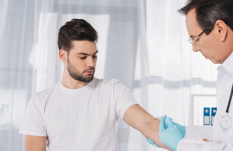Tầm so&aacute;t c&aacute;c bệnh truyền nhiễm như HIV, vi&ecirc;m gan B, vi&ecirc;m gan C v&agrave; giang mai trước khi l&agrave;m IVF