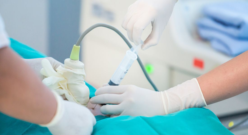 Chọc ối hoặc sinh thiết gai nhau chỉ được thực hiện khi c&oacute; chỉ định của b&aacute;c sĩ