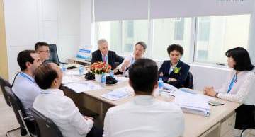 Đoàn chuyên gia Sản Phụ khoa của Pháp đến thăm GENTIS