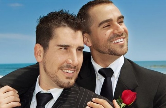 Đồng tính có phải từ trong gen?