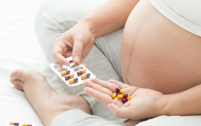 Bà bầu có thể sử dụng vitamin E uống trong suốt thời gian mang thai không?
