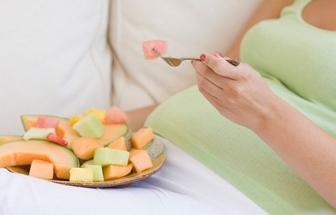 Mẹ bầu ăn dưa vàng chống dị tật thai nhi
