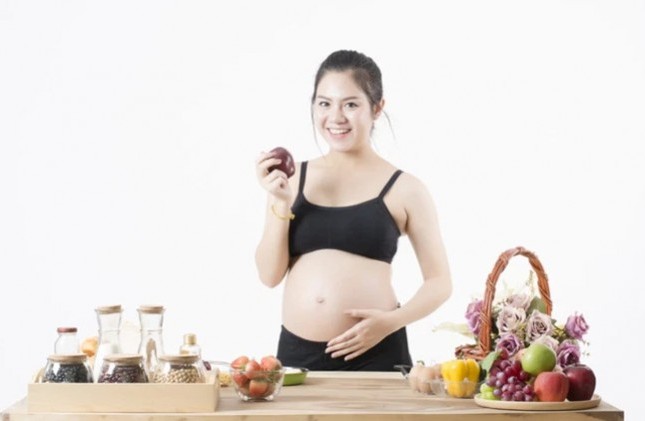Mẹ bầu ăn gì chống dị tật thai nhi