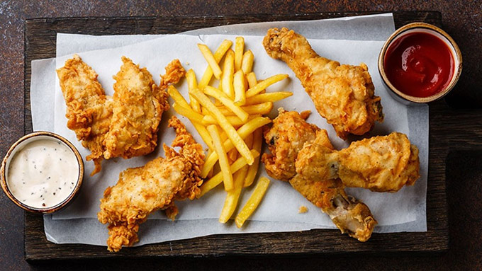 Mẹ bầu cần hạn chế ăn những món chiên, xào nhiều dầu mỡ