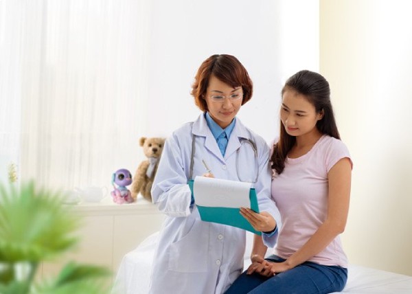 Bác sĩ đưa ra lời khuyên sau khi mẹ thực hiện xét nghiệm NIPT