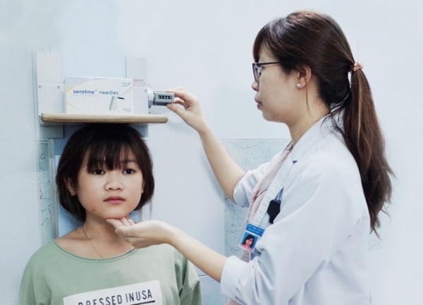 Trẻ mắc hội chứng Turner