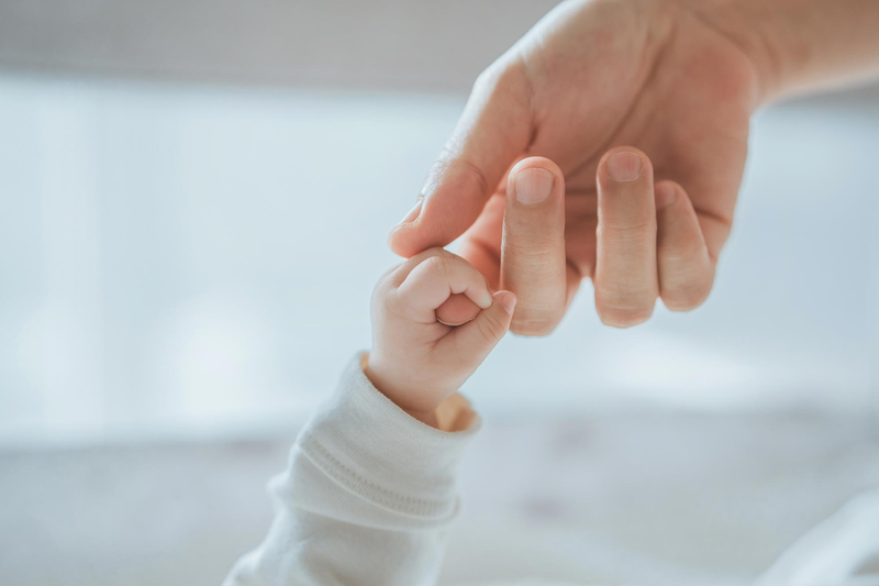 X&eacute;t nghiệm ADN d&acirc;n sự mẹ con l&agrave; phương ph&aacute;p đối chiếu ADN của con v&agrave; mẹ để x&aacute;c định quan hệ huyết thống